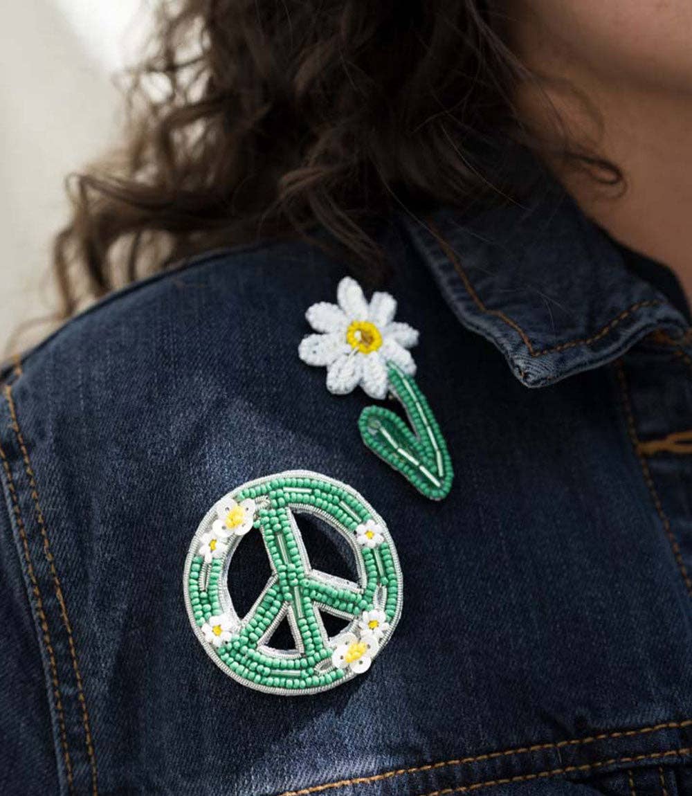 Brooch Pin - Bala Mani Beaded Daisy