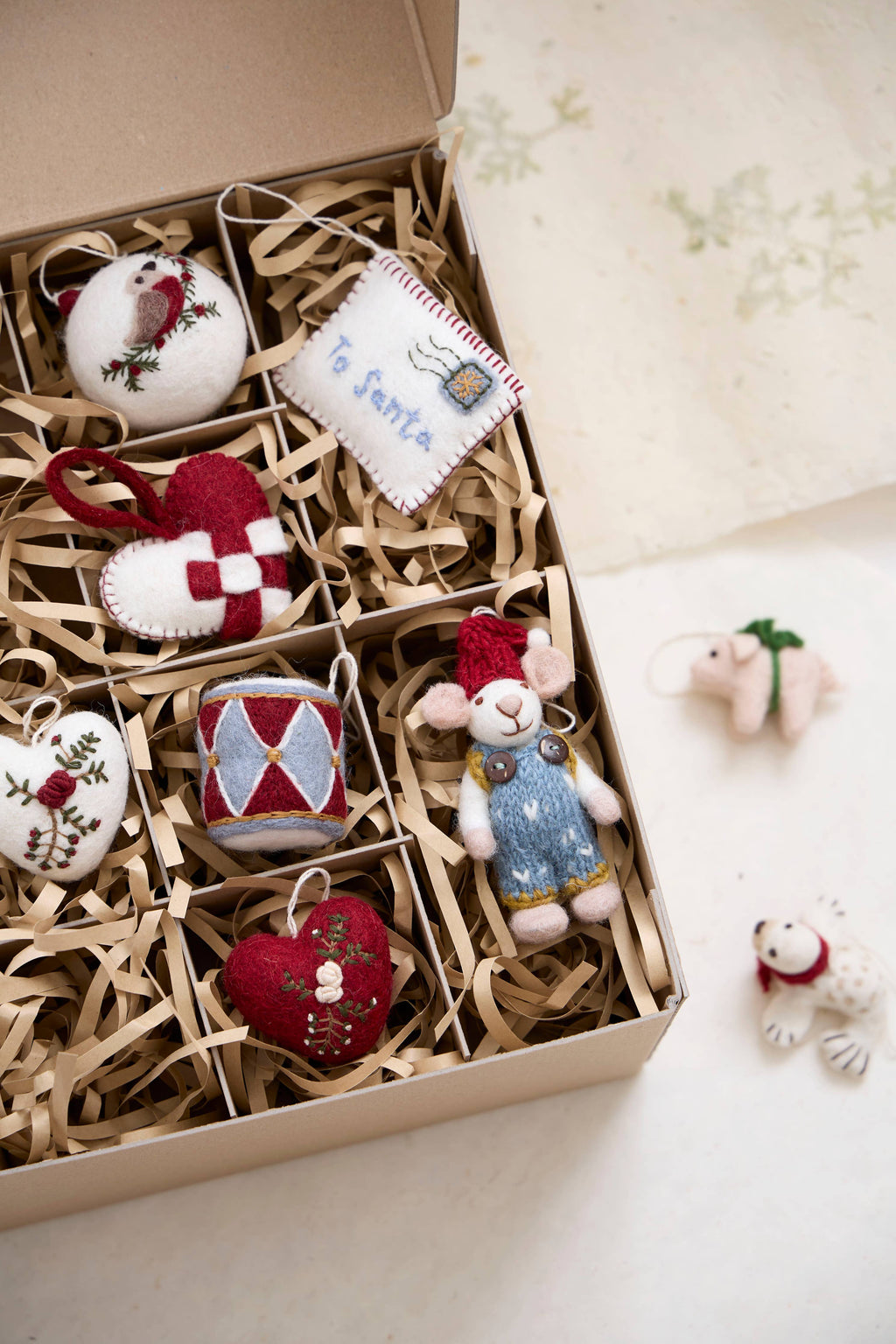 Ornament - Christmas Bauble - White w/Bird